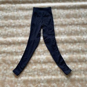 Lululemon seamless high waisted compression leggings. Navy blue. Runs small.